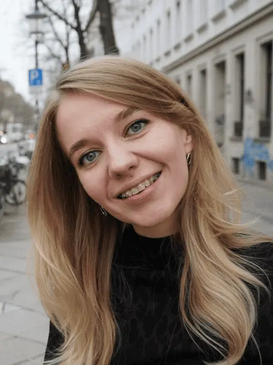 Ксения Марасанова — преподаватель немецкого